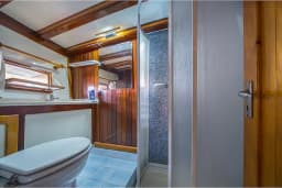 Gulet in Stobreč Port thumbnail 54