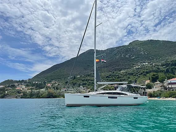 Bavaria Vision 42 in Preveza Main Port - Photo 1