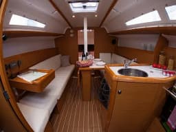 Sun Odyssey 33i in Athens / Marina Delta Kallithea thumbnail 2