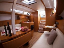 Sun Odyssey 33i in Athens / Marina Delta Kallithea thumbnail 3