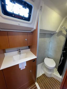 Bavaria C42 in Athens / Alimos Marina thumbnail 7