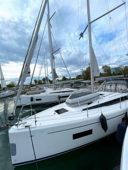Bavaria C42 in Athens / Alimos Marina thumbnail 9