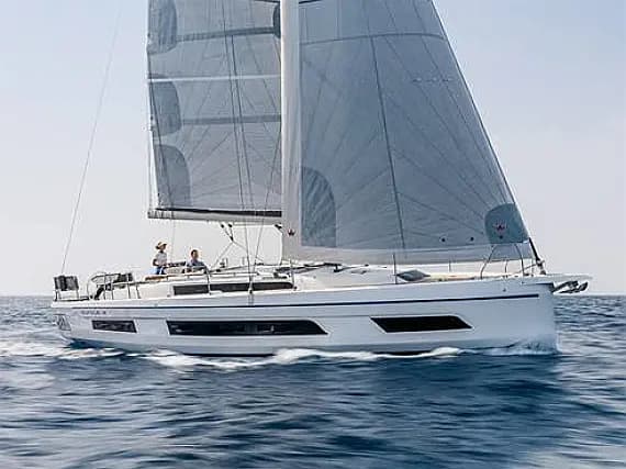 Dufour 41 in Lavrion Main Port - Photo 1