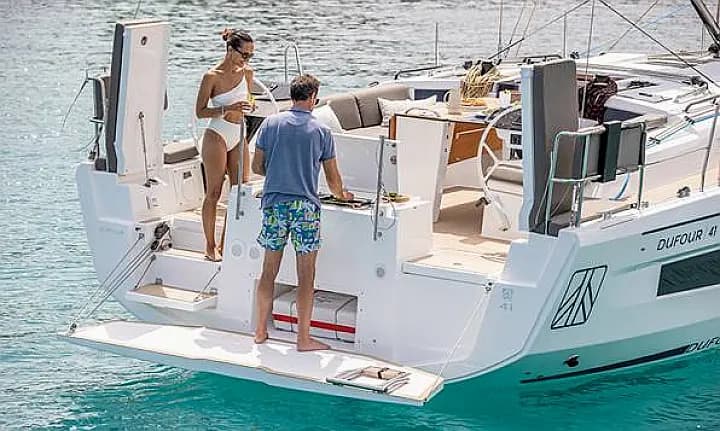 Dufour 41 in Lavrion Main Port - Photo 4