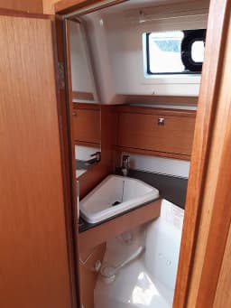 Bavaria Cruiser 34 in Puntone / Marina di Scarlino thumbnail 10