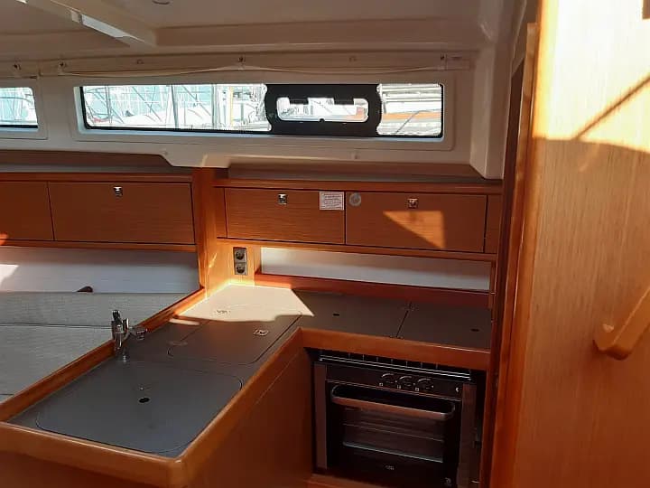 Bavaria Cruiser 34 in Puntone / Marina di Scarlino - Photo 4