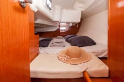 Oceanis 31 in Lefkada / D-Marin Marina Lefkas thumbnail 3