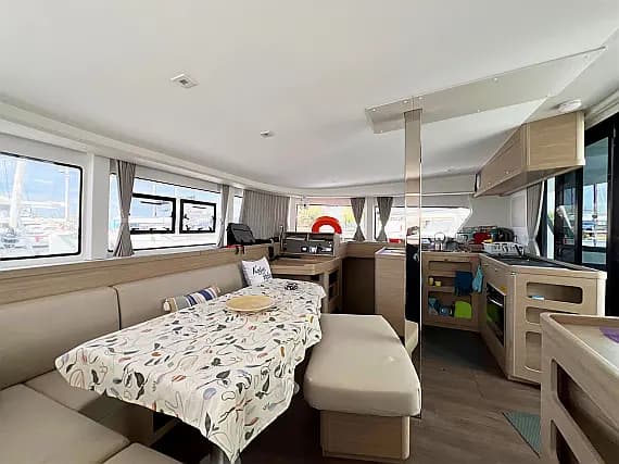 Lagoon 42 in Athens / Alimos Marina - Photo 3