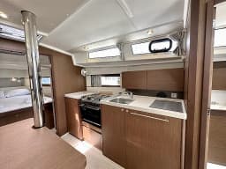 Oceanis 38.1 in Orhaniye / Palmiye Marina thumbnail 11