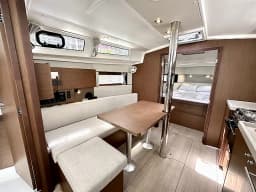 Oceanis 38.1 in Orhaniye / Palmiye Marina thumbnail 12