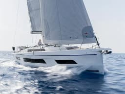 Dufour 41 in Mallorca / Palma de Mallorca / La Lonja Marina Charter thumbnail 13