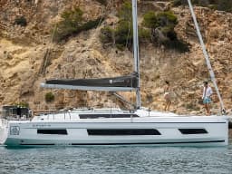 Dufour 41 in Mallorca / Palma de Mallorca / La Lonja Marina Charter thumbnail 7
