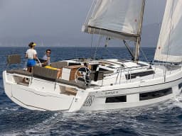 Dufour 41 in Mallorca / Palma de Mallorca / La Lonja Marina Charter thumbnail 8