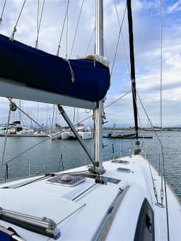 Oceanis 43 in Lavrion Main Port thumbnail 14
