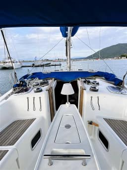 Oceanis 43 in Lavrion Main Port thumbnail 7