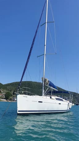 Oceanis 43 in Lavrion Main Port thumbnail 8