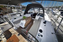 Bavaria C38 in Sukošan / D-Marin Dalmacija Marina thumbnail 9