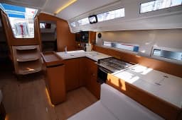 Sun Odyssey 410 in Rhodes New Marina thumbnail 10