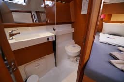 Sun Odyssey 410 in Rhodes New Marina thumbnail 15