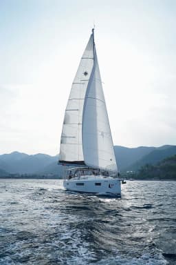 Sun Odyssey 410 in Rhodes New Marina thumbnail 22