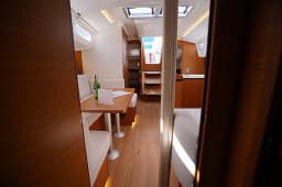 Sun Odyssey 410 in Rhodes New Marina thumbnail 7