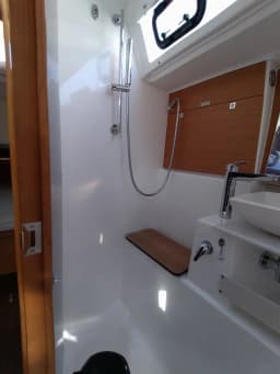 Dufour 430 in Corfu / Gouvia / D-Marin Marina Gouvia thumbnail 16