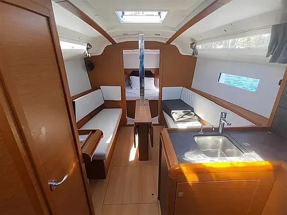 Sun Odyssey 349 in Pula / Marina Polesana - Photo 4