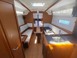 Sun Odyssey 349 in Pula / Marina Polesana thumbnail 4