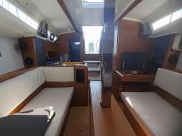 Sun Odyssey 349 in Pula / Marina Polesana thumbnail 5
