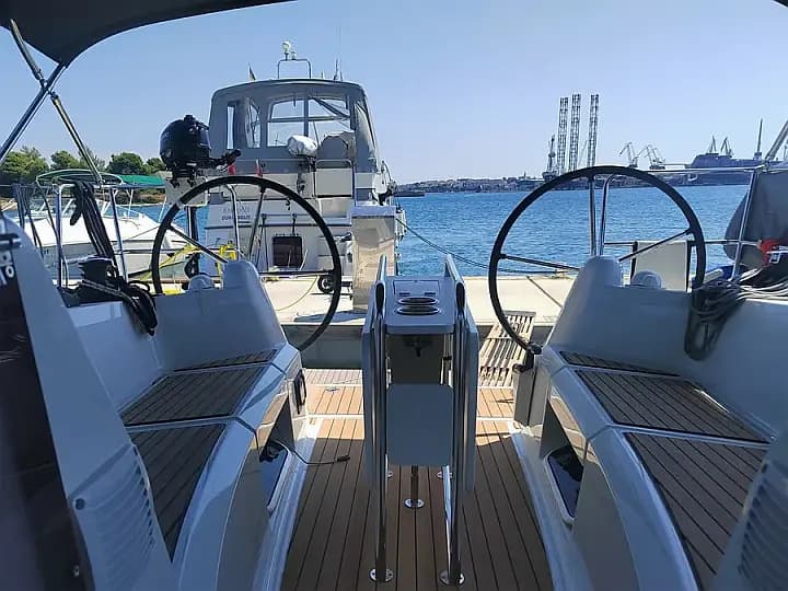Sun Odyssey 349 in Pula / Marina Polesana - Photo 2