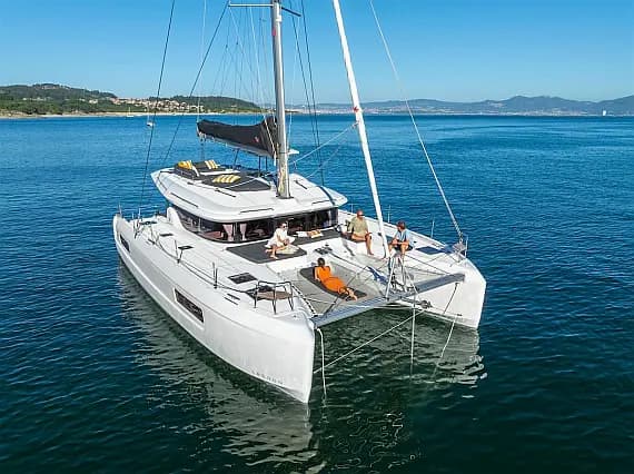 Lagoon 43 in Tortola / Road Town / Fort Burt Marina - image 1