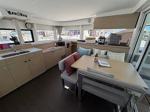 Lagoon 43 in Tortola / Road Town / Fort Burt Marina - Photo 3