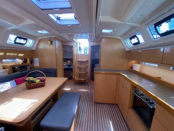 Bavaria Cruiser 46 in Athens / Alimos Marina - Photo 4