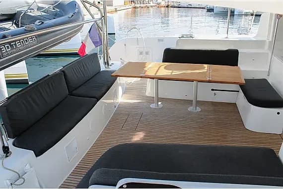 Lagoon 46 in Corsica / Ajaccio / Port Tino Rossi - Photo 3