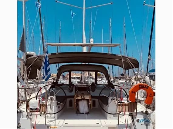Oceanis 40.1 in Lefkada / Port of Lefkas - Photo 1