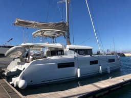 Lagoon 46 in Mallorca / Palma de Mallorca / La Lonja Marina Charter thumbnail 6