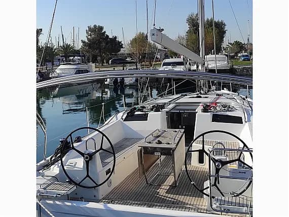 Oceanis 40.1 in Athens / Alimos Marina - Photo 1