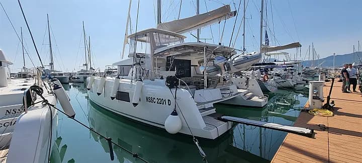 Lagoon 42 in Salerno / Marina d'Arechi - Photo 5