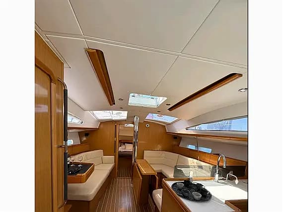 Sun Odyssey 42DS in Volos / Port of Volos - Photo 3