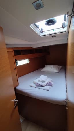 Sun Odyssey 469 in Volos / Port of Volos thumbnail 13