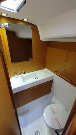 Sun Odyssey 469 in Volos / Port of Volos thumbnail 15