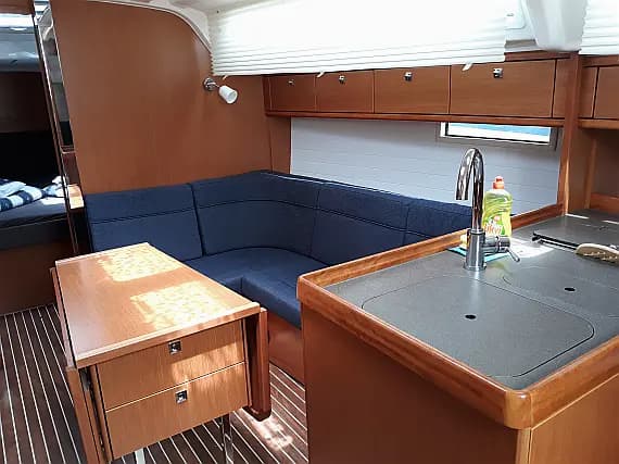 Bavaria Cruiser 37 in Sukošan / D-Marin Dalmacija Marina - Photo 2