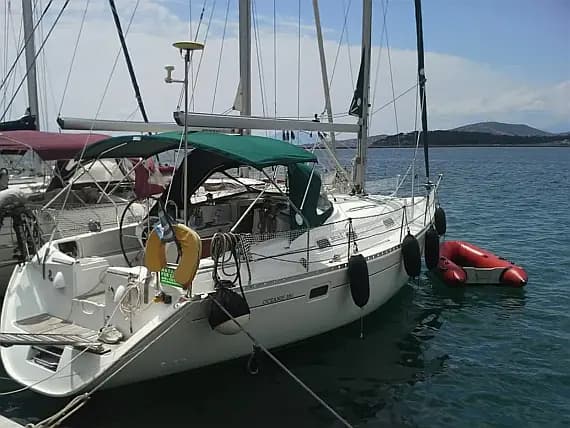 Oceanis 381 in Volos / Port of Volos - Photo 1