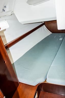 Oceanis 381 in Volos / Port of Volos thumbnail 7