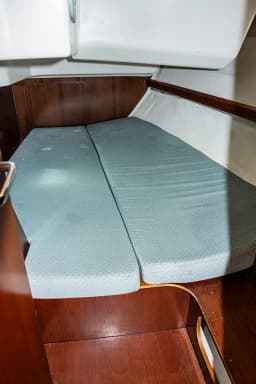 Oceanis 381 in Volos / Port of Volos thumbnail 9