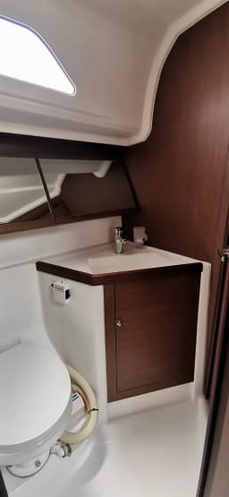 Oceanis 40.1 in Kefalonia / Sami Port thumbnail 8