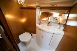 Sun Odyssey 42 i in Volos / Port of Volos thumbnail 6