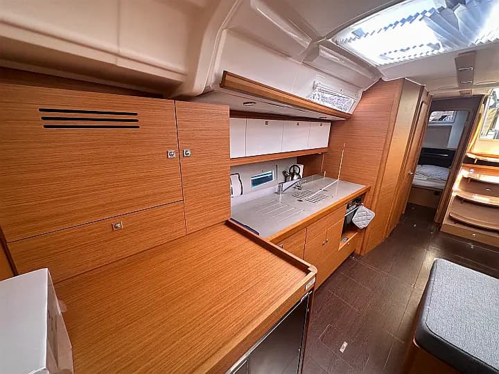 Dufour 430 in Göcek Mucev Marina - Photo 4