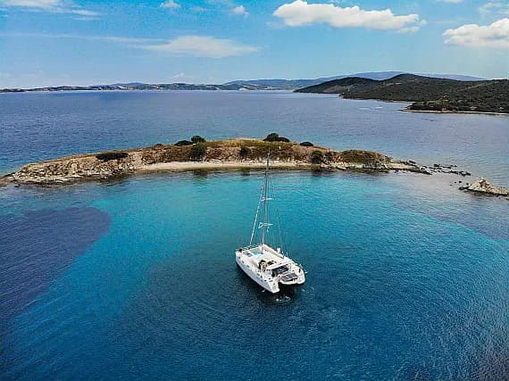 Lagoon 400 in Ormos Panagias, Chalkidiki / Ormos Panagias - Photo 1