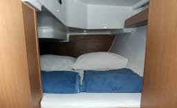 Sun Odyssey 319 in Pula / ACI Marina Pula thumbnail 4